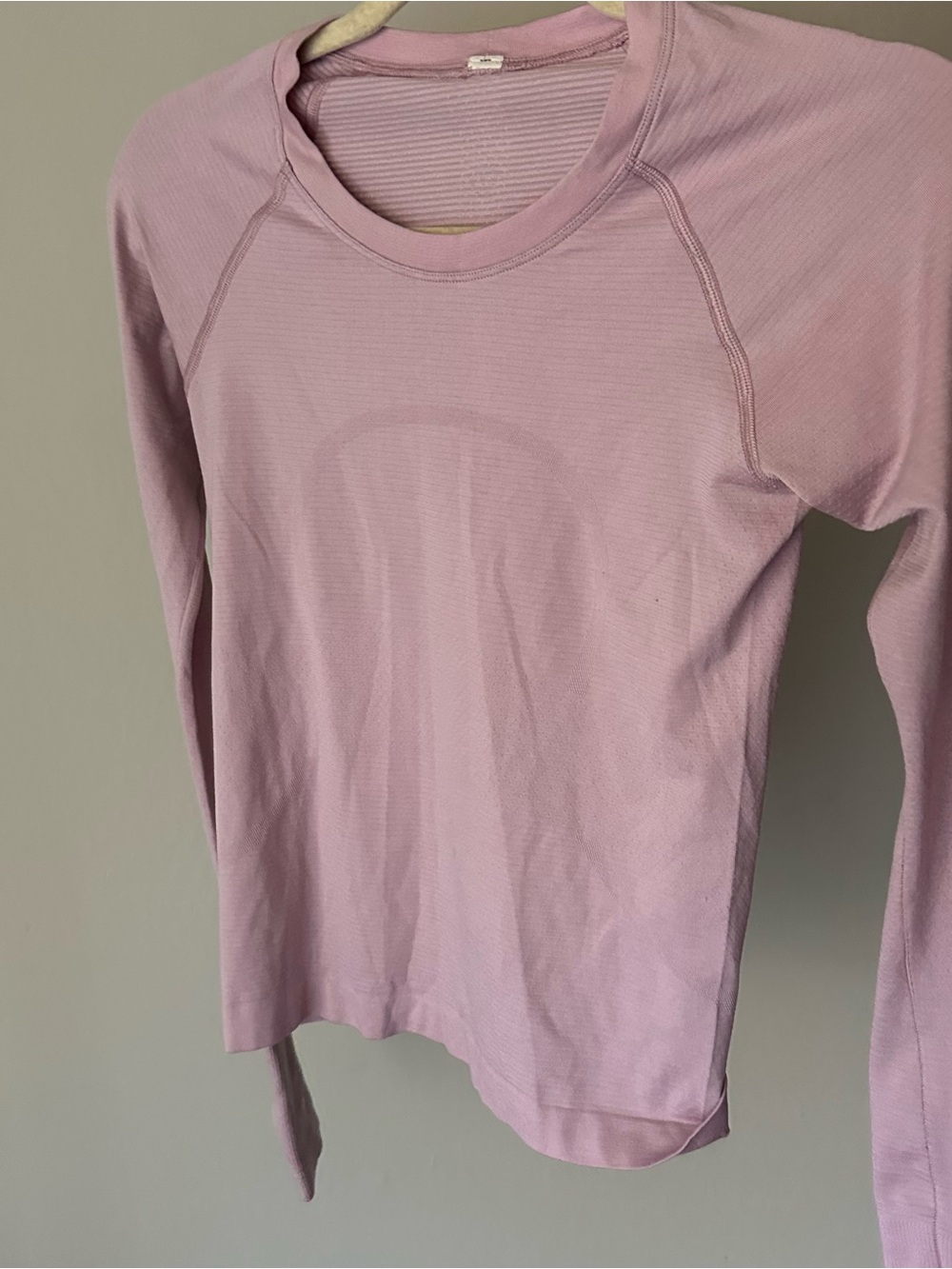 Lululemon Swiftly Tech Long-Sleeve Shirt Waist Length in Pink Size 4 - Picture 9 of 9